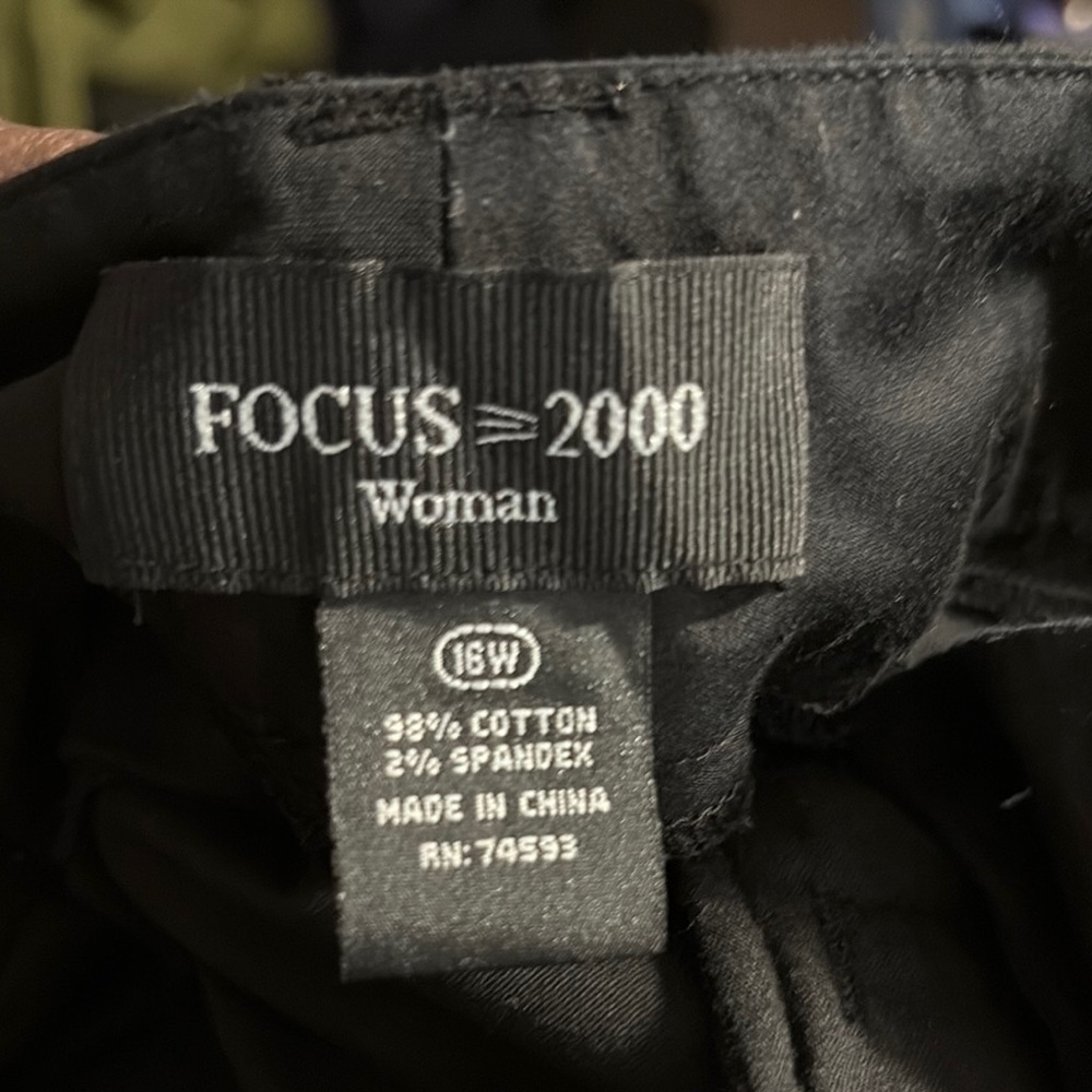 Focus 2000 Black Women's capri